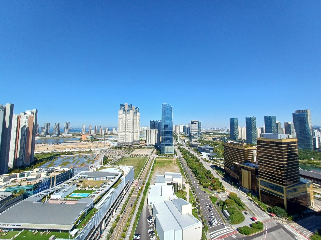 송도 낮 전경 / Songdo skyline in daylight
